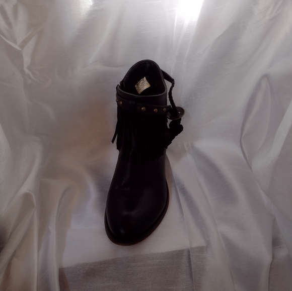 Buckle Croc Embossed chunky boots. - Picture 10 of 11